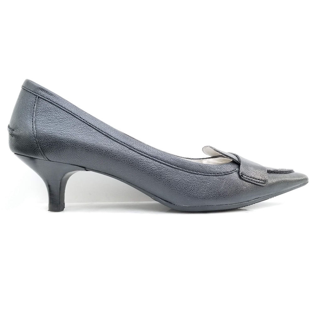 SOLD!! SOLD!! Coach Weslie Pump Black Kitten Heels - Picture 4 of 8